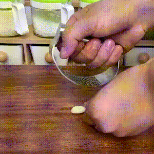 Presa pentru Legume (1+1 GRATIS)